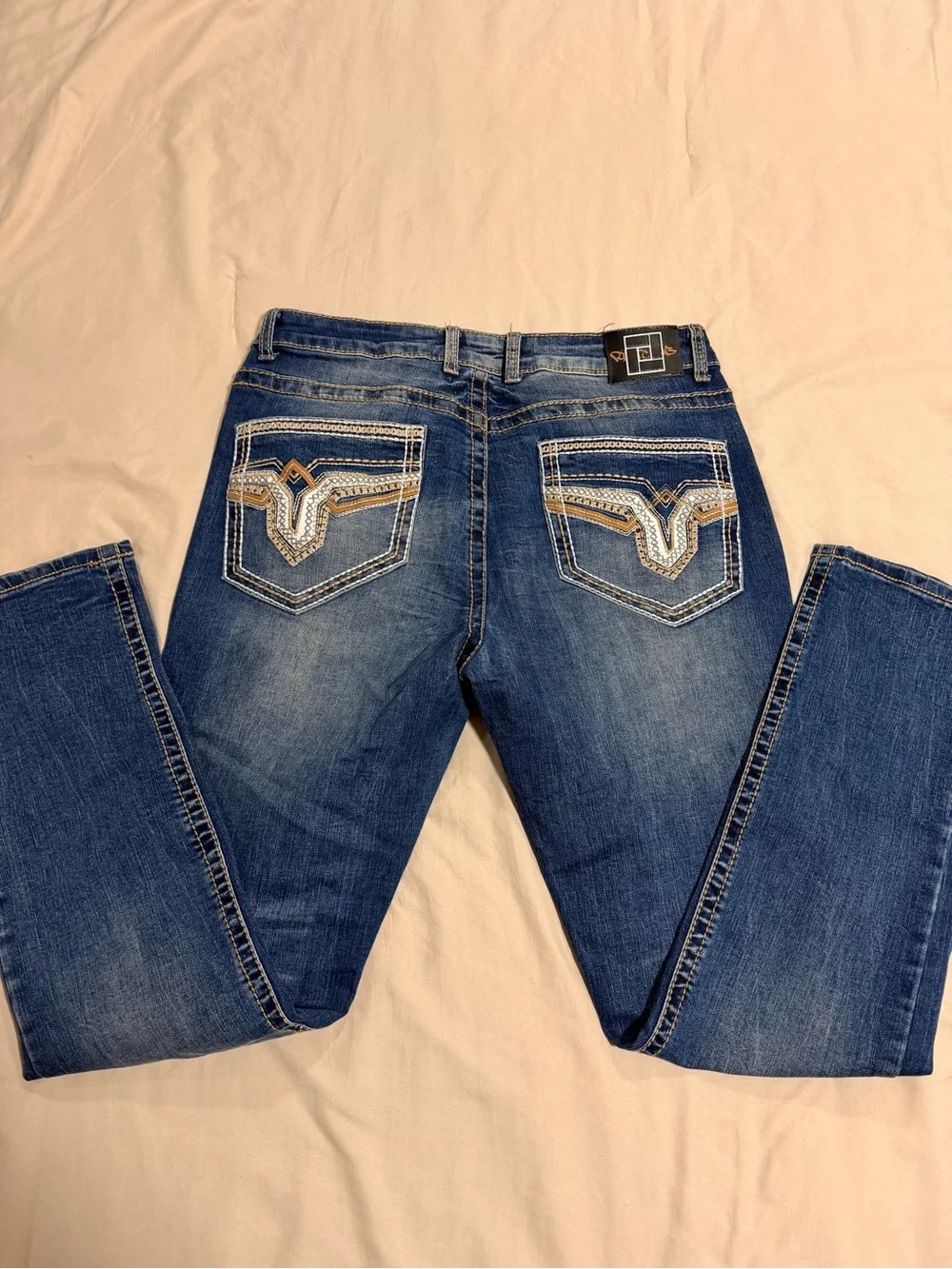 Dark Wash Embroidered Back Pocket Jeans - Blue